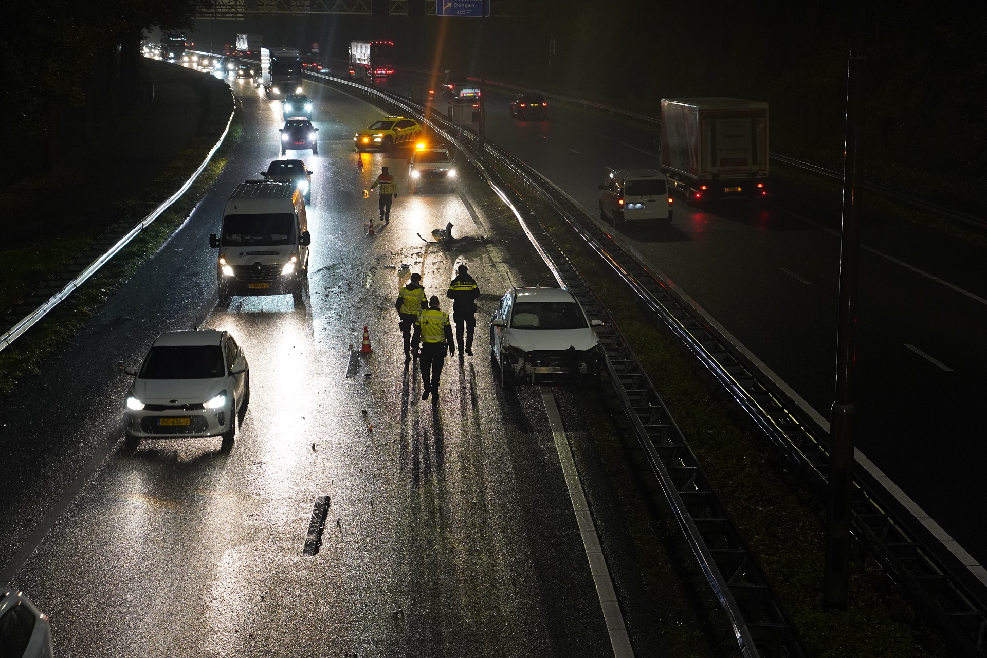 Accident on the A27 near Oosterhout on November 13, 2023 at 7:15 am (photo: Jeroen Stuve)